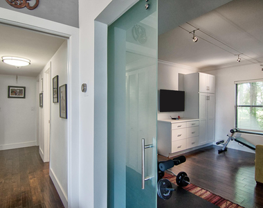2735 Polo Island Drive - Photo Thumbnail 9