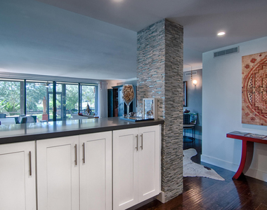 2735 Polo Island Drive - Photo Thumbnail 7