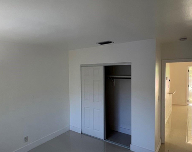 220 Se 22nd Avenue - Photo Thumbnail 9