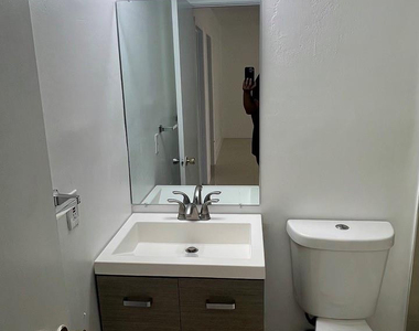 220 Se 22nd Avenue - Photo Thumbnail 10