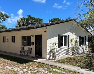 220 Se 22nd Avenue - Photo Thumbnail 16