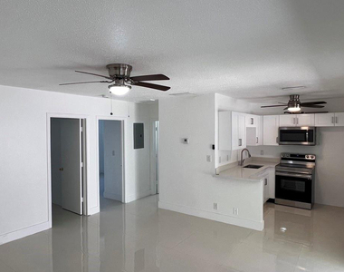 220 Se 22nd Avenue - Photo Thumbnail 5