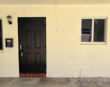 220 Se 22nd Avenue - Photo Thumbnail 1