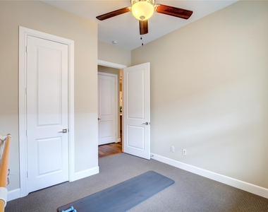 5015 Meridian Lane - Photo Thumbnail 20
