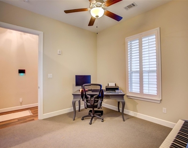 5015 Meridian Lane - Photo Thumbnail 15