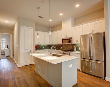 5015 Meridian Lane - Photo Thumbnail 7
