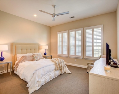 5015 Meridian Lane - Photo Thumbnail 9