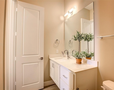 5015 Meridian Lane - Photo Thumbnail 17
