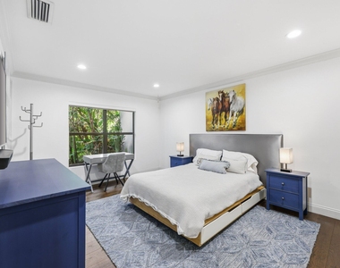 2835 Polo Island Drive - Photo Thumbnail 38