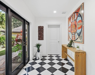 2835 Polo Island Drive - Photo Thumbnail 8