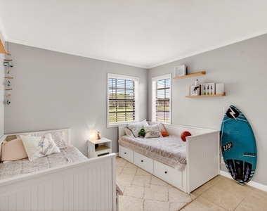 321 Norwood Terrace - Photo Thumbnail 17