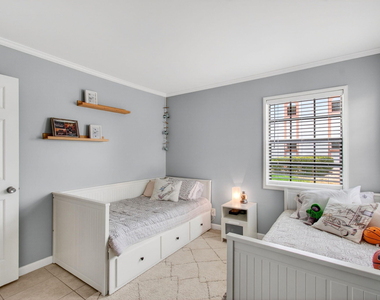 321 Norwood Terrace - Photo Thumbnail 15