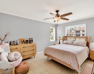 321 Norwood Terrace - Photo Thumbnail 12
