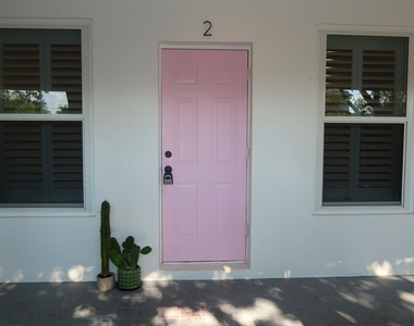 614 Palm Street - Photo Thumbnail 1
