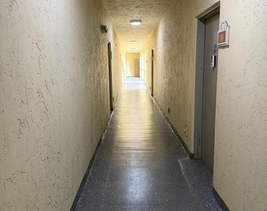 8160 Geneva Court - Photo Thumbnail 11