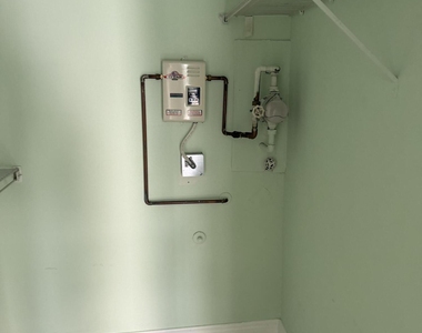 8160 Geneva Court - Photo Thumbnail 10