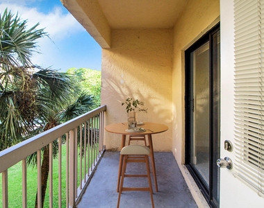 8160 Geneva Court - Photo Thumbnail 9