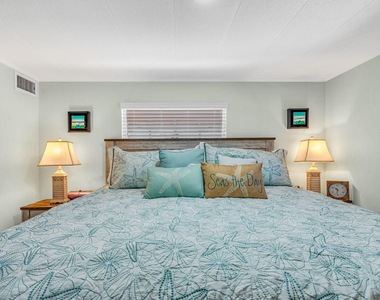 136 Sable Palm Lane - Photo Thumbnail 12