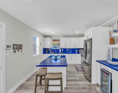 136 Sable Palm Lane - Photo Thumbnail 5