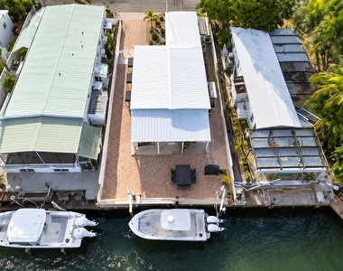 136 Sable Palm Lane - Photo Thumbnail 28