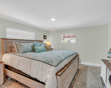 136 Sable Palm Lane - Photo Thumbnail 10