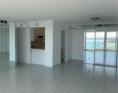 100 Bayview Drive - Photo Thumbnail 7