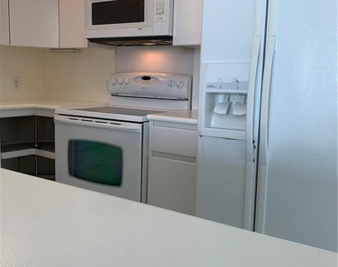 100 Bayview Drive - Photo Thumbnail 10