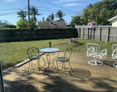 212 Nw 41st Court - Photo Thumbnail 17