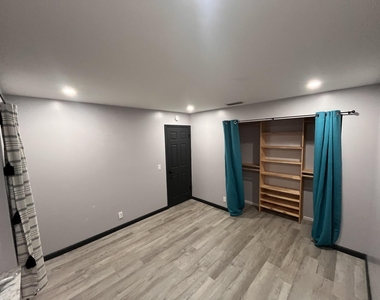 212 Nw 41st Court - Photo Thumbnail 7