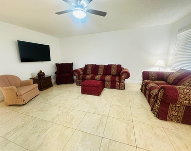 264 Farnham K - Photo Thumbnail 3