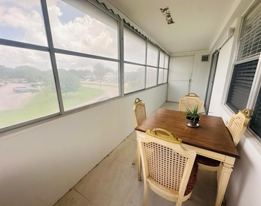 264 Farnham K - Photo Thumbnail 17