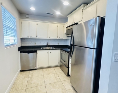 264 Farnham K - Photo Thumbnail 8