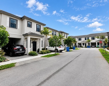 520 Sw 19th Way - Photo Thumbnail 26