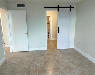 1805 Sans Souci Boulevard - Photo Thumbnail 11