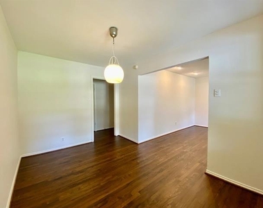2125 Forest Oaks Drive - Photo Thumbnail 7