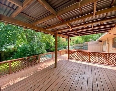 2125 Forest Oaks Drive - Photo Thumbnail 28