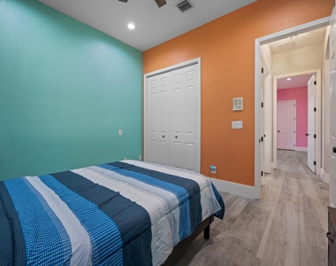 2926 Dovedale Court - Photo Thumbnail 21