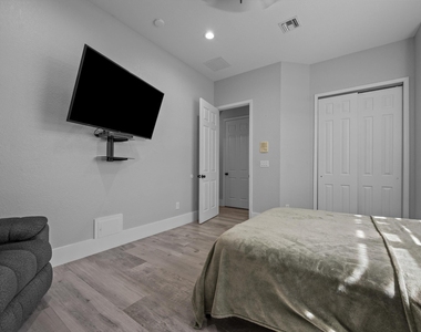 2926 Dovedale Court - Photo Thumbnail 24