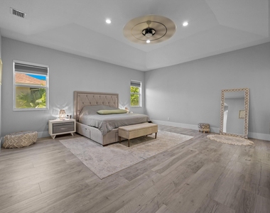 2926 Dovedale Court - Photo Thumbnail 12