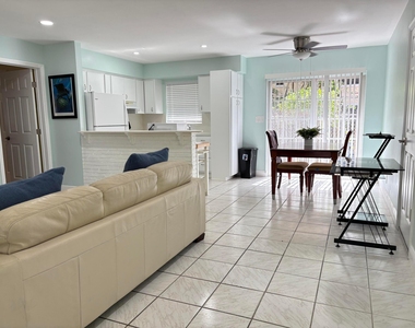 720 Se 15th Street - Photo Thumbnail 5