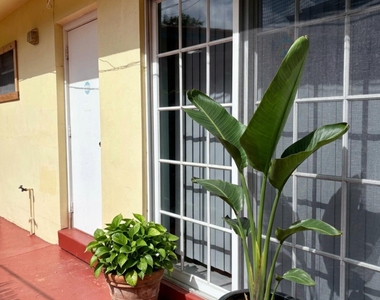 720 Se 15th Street - Photo Thumbnail 7