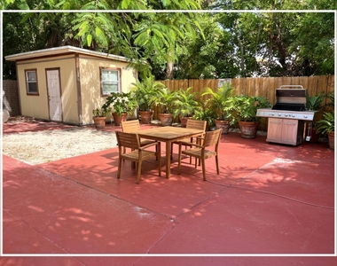 720 Se 15th Street - Photo Thumbnail 6