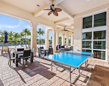 102 Crab Cay Way - Photo Thumbnail 23
