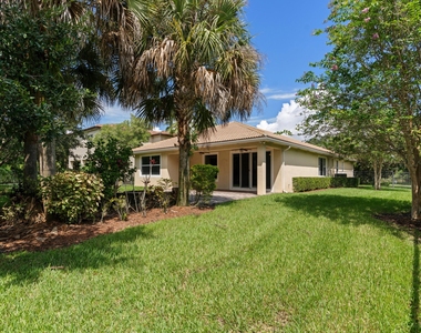 102 Crab Cay Way - Photo Thumbnail 19