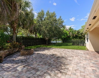 102 Crab Cay Way - Photo Thumbnail 18