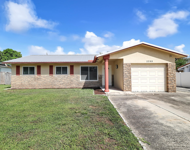 2233 Nw 3rd Avenue - Photo Thumbnail 1