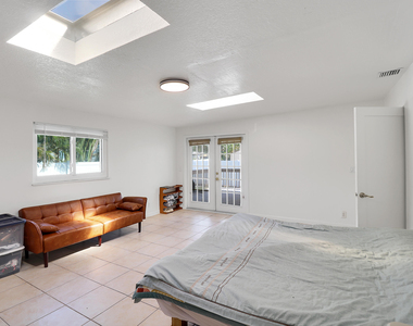 2233 Nw 3rd Avenue - Photo Thumbnail 18