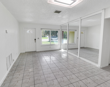 2233 Nw 3rd Avenue - Photo Thumbnail 4