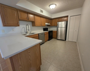 3300 Jaywood Terrace - Photo Thumbnail 4