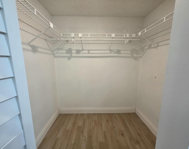 3300 Jaywood Terrace - Photo Thumbnail 16